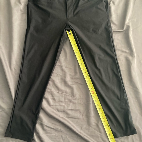 Lululemon 34 black pants, good condition, no stains or rips. Smoke free pet free - Picture 4 of 8